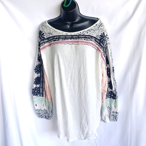 Free People Tripoli embroidered large, oversized top size Small - Picture 2 of 8